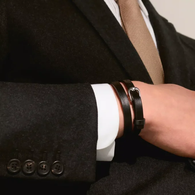 Bracelet boucle fer à cheval noir, taille ajustable
