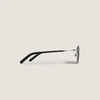 Lunettes de soleil carrées avec monture métallique argentée