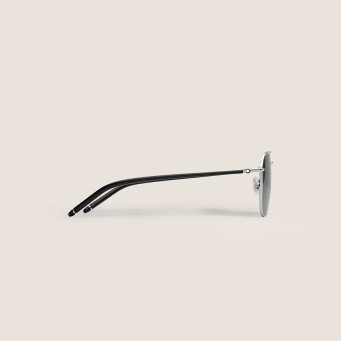 Lunettes de soleil carrées avec monture métallique argentée Lunettes de soleil carrées avec monture métallique argentée