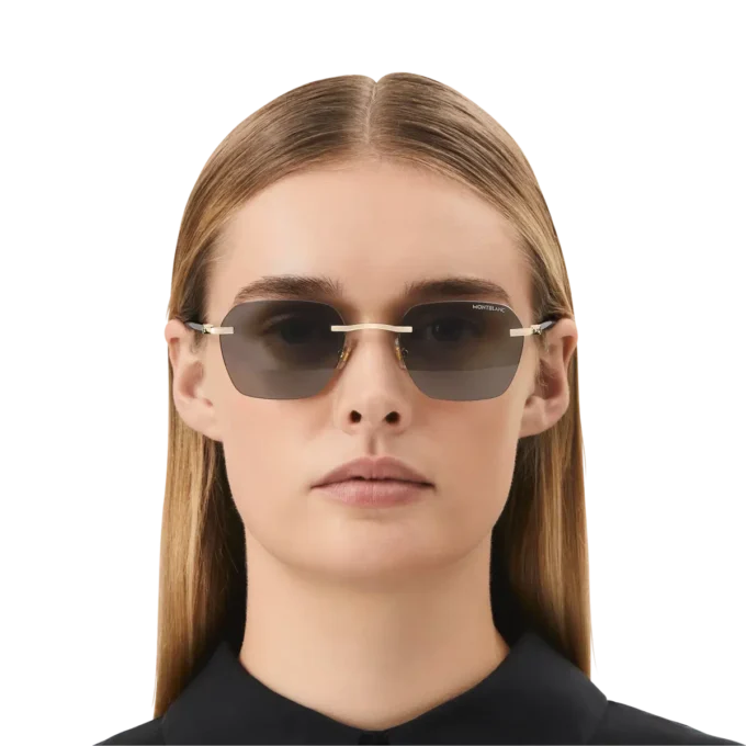 Lunettes de soleil carrées avec monture métallique dorée Lunettes de soleil carrées avec monture métallique dorée