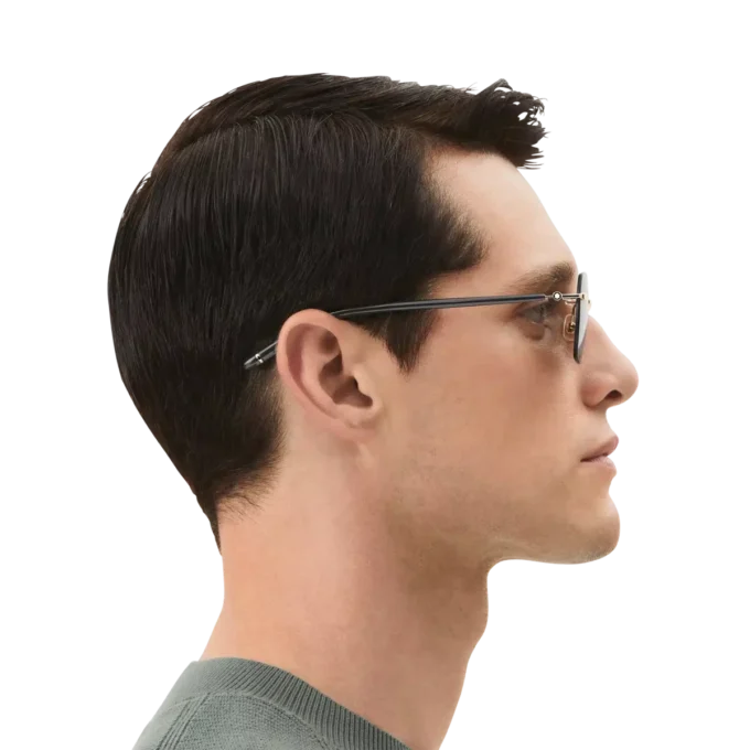 Lunettes de soleil carrées avec monture métallique dorée Lunettes de soleil carrées avec monture métallique dorée