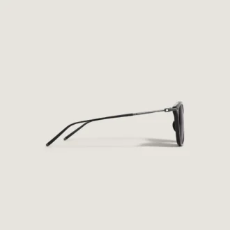 Lunettes de soleil rectangulaires à monture noire en acétate