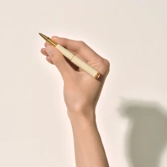 Montblanc Heritage Rouge et Noir « Baby » Édition spéciale Rollerball couleur ivoire