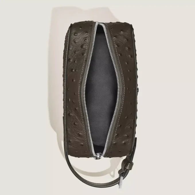 Pochette de toilette en cuir gaufré autruche Pochette de toilette en cuir gaufré autruche