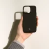 Étui rigide Sartorial pour Apple iPhone 16 Pro Max